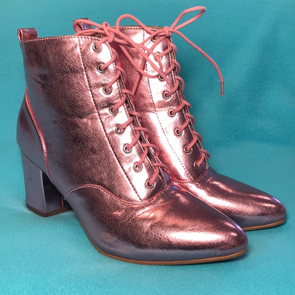 Hot Topic Shoes - NWT-Hot Topic-size 9-pink metallic boots